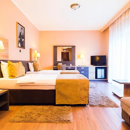 Hill Wellness & 4*