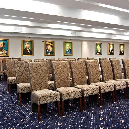 Hotel Hill 4*