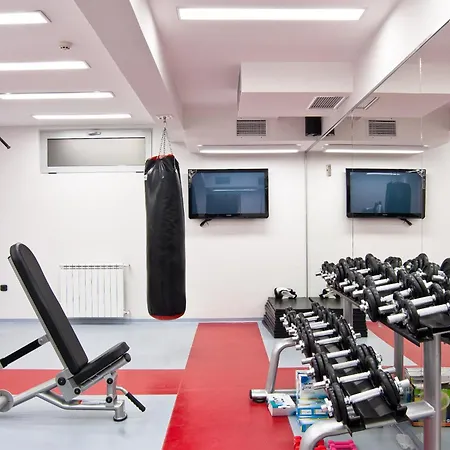 Hotel Hill Wellness & 4*