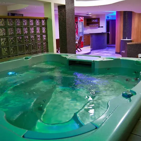 Hotel Hill 4*